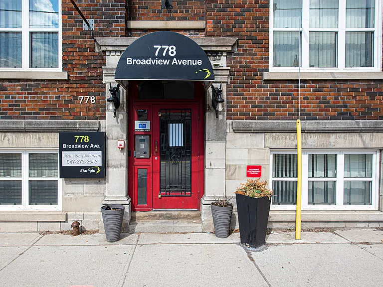 778 Broadview Ave — Photo 25