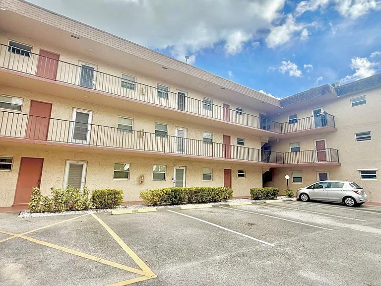 705 Lori Dr #209 — Photo 13