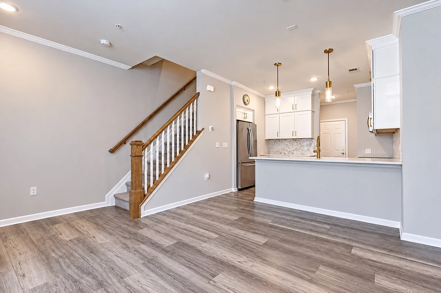 2 bed, $3,500 — Photo 4