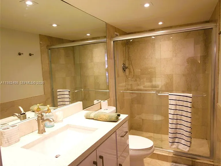 5161 Collins Ave #1004 — Photo 16