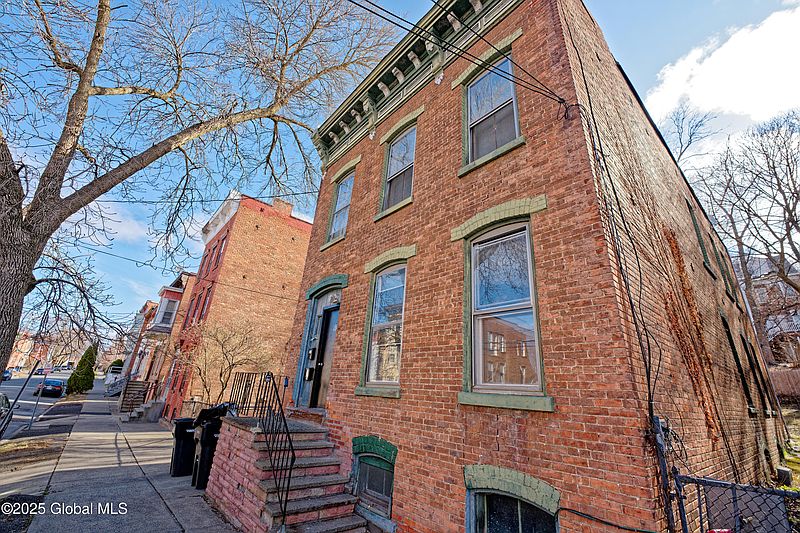 2nd image of 90 9th Street