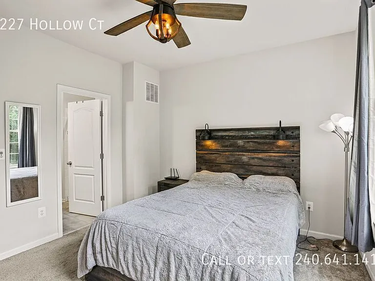 8227 Hollow Ct — Photo 18