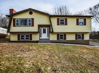 2 Sunset Ct, Campbell Hall, NY 10916