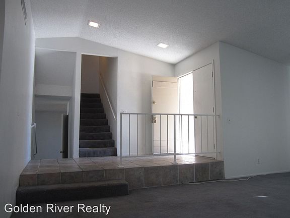 3rd image of 5662 Ibanez Ave