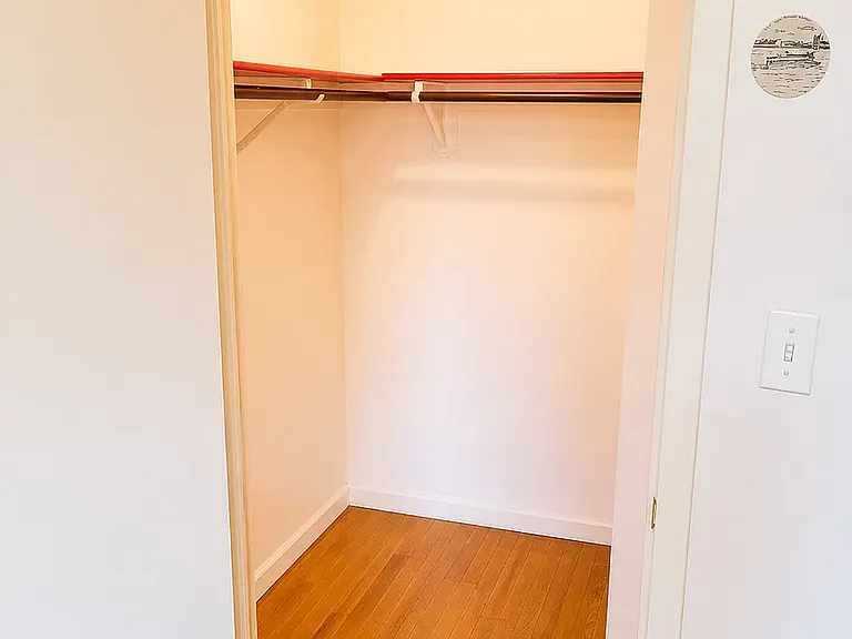 302 Hart St #3 — Photo 9