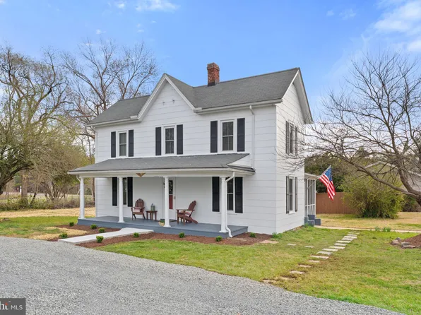 103 W Bowen St, Remington, VA 22734