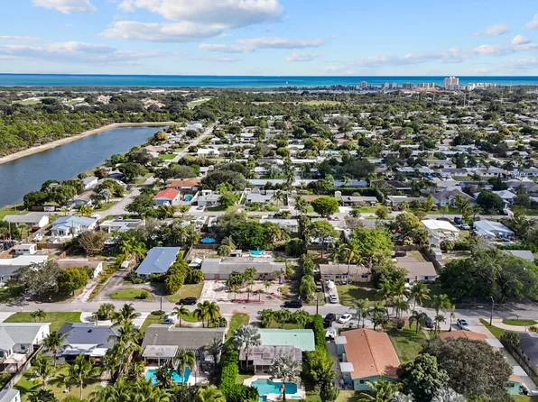 18989 SE Hillcrest Drive, Jupiter, FL 33469