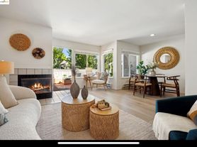 88 Marina Lakes Dr, Richmond, CA