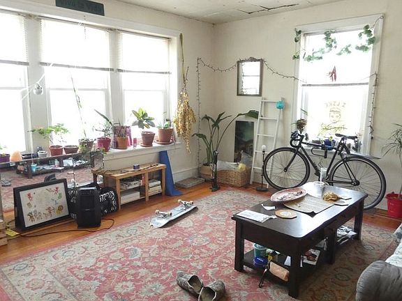 3rd image of 4700 Cedar Ave #1F
