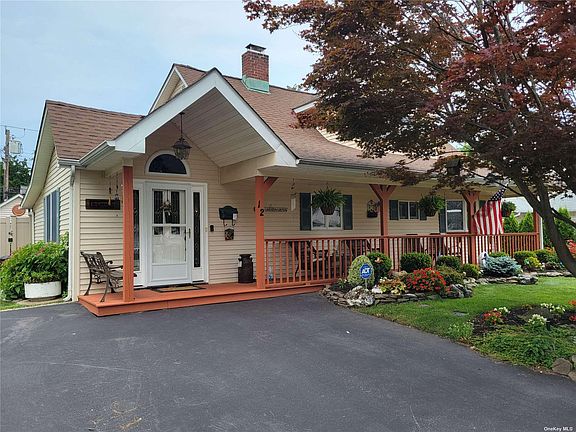 4th image of 12 Boulder Ln