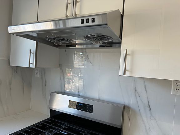 5th image of 209-34 41st Ave Floor 2
