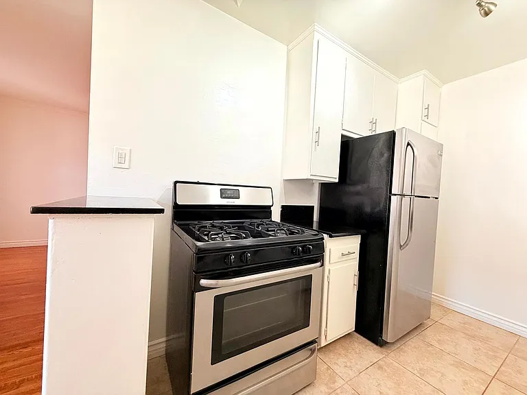 1415 Hudson Avenue — Photo 7