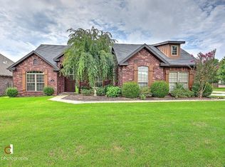 1650 Whippoorwill Ln, Bentonville, AR 72712