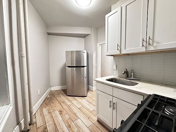 2nd image of 500 Baldwin Ave #21E