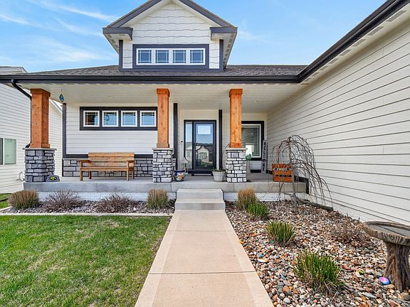 3rd image of 2930 Crescent Ridge Dr