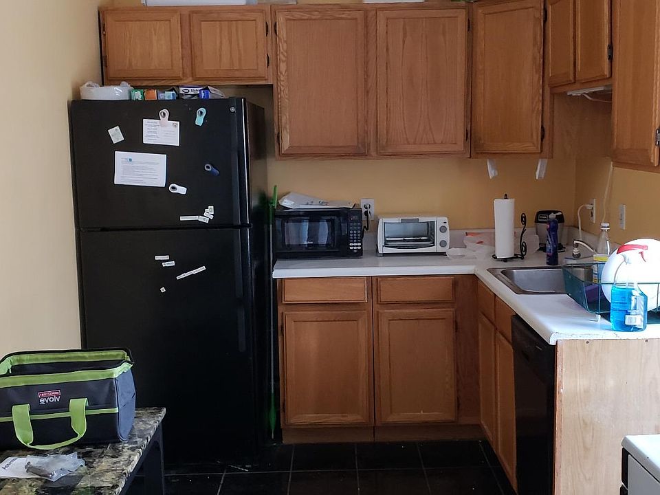 2nd image of 19 Ashford St #2ZR