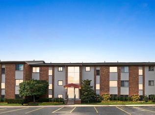 1970 Klingensmith Rd UNIT 8, Bloomfield Hills, MI 48302
