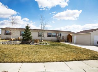 2002 Limecreek Ave, Gillette, WY 82716