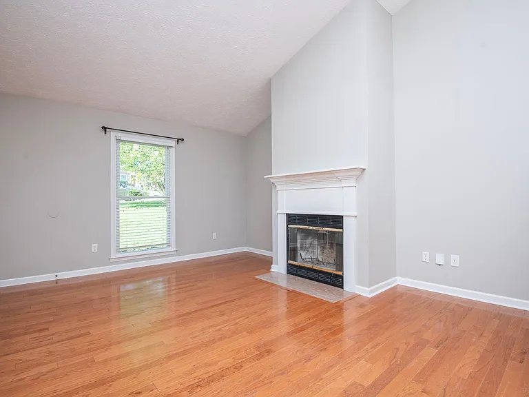8816 Mill Run Dr — Photo 10