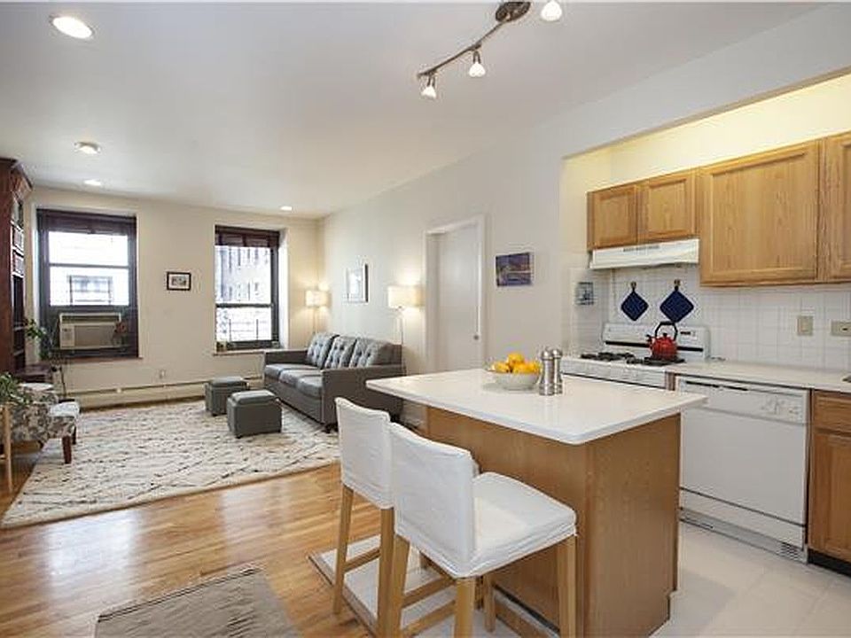 1st image of 305 W 98th St #3