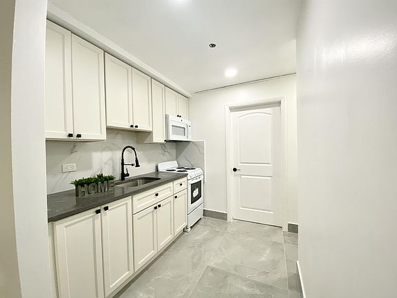 5th image of 660 NE 34th Ct #2