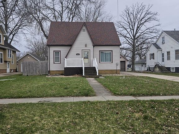 2nd image of 1608 Main St
