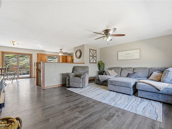 4th image of 1024 Warren Rd