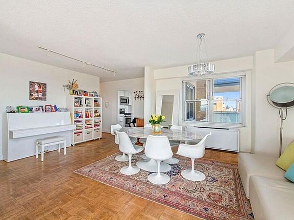 3rd image of 250 E 87th St APT 28G