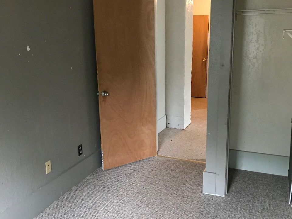 2nd image of 324 Meadville St #2