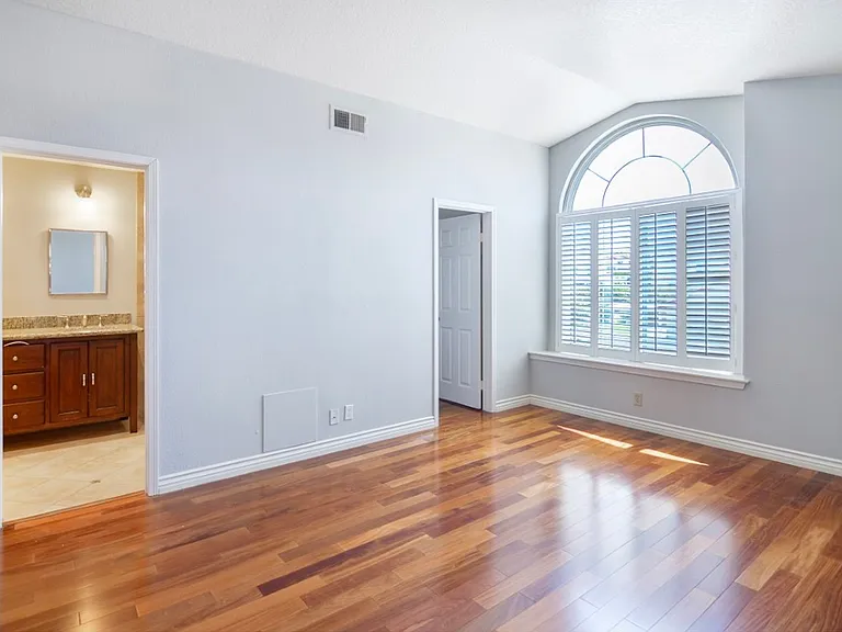 24241 Tama Ln — Photo 24