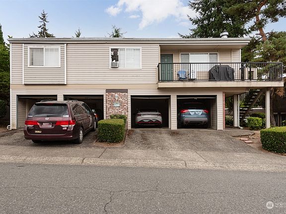 2nd image of 14309 NE 7th Place #1 - 4
