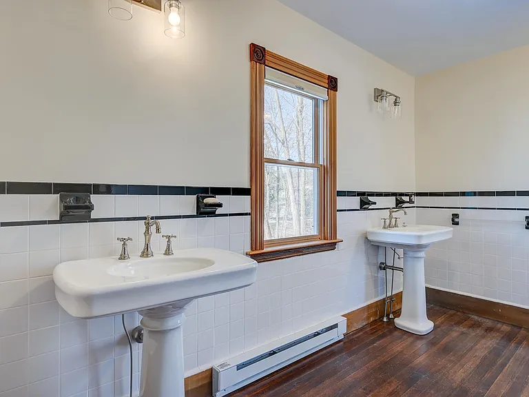 77 Portland St #2 — Photo 10