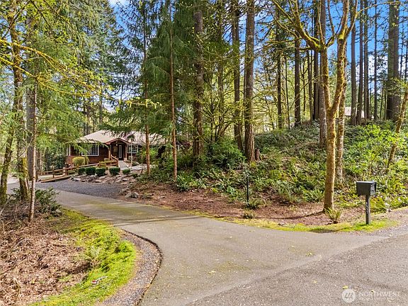 2nd image of 6837 Foothill Loop SW