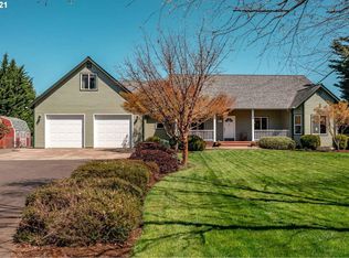256 N 7th St, Carlton, OR 97111