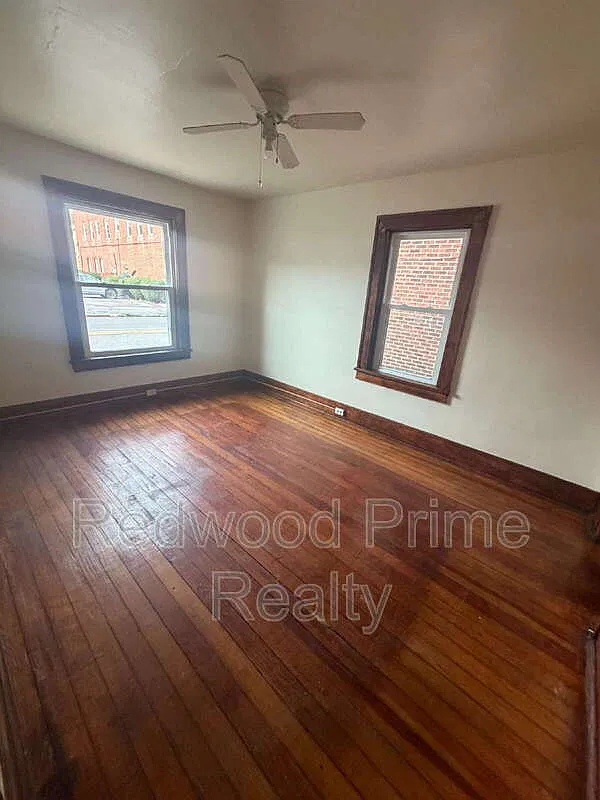 1 bed, 1.0 bath, $750 — Photo 2