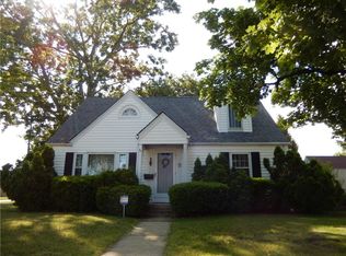 2 Galant Dr, Warwick, RI 02886