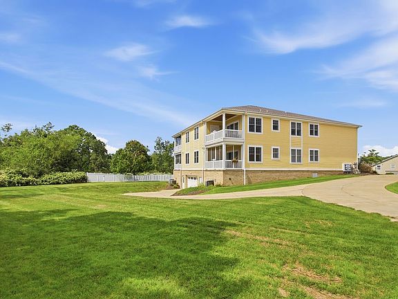 4th image of 248 Berkeley Way