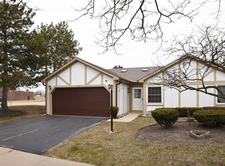 1208 Clematis Dr, Streamwood, IL