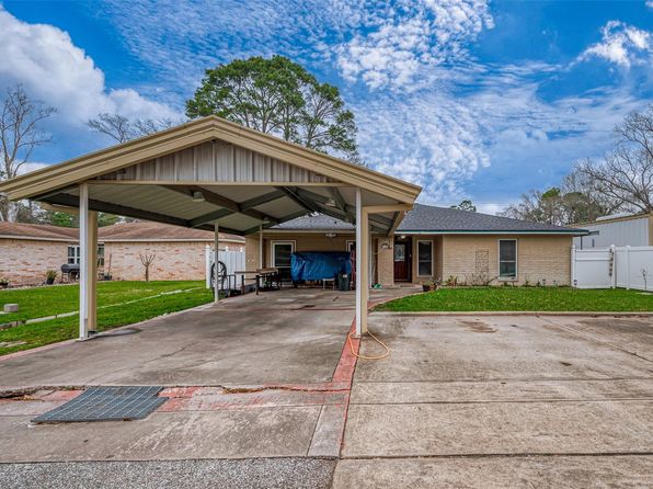 11104 Timber Crest Dr, Houston, TX 77065