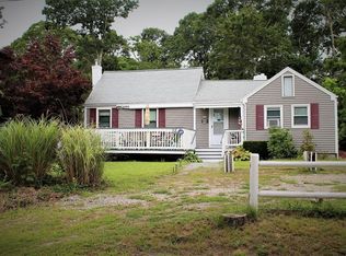 6 Short Neck Rd, Buzzards Bay, MA 02532