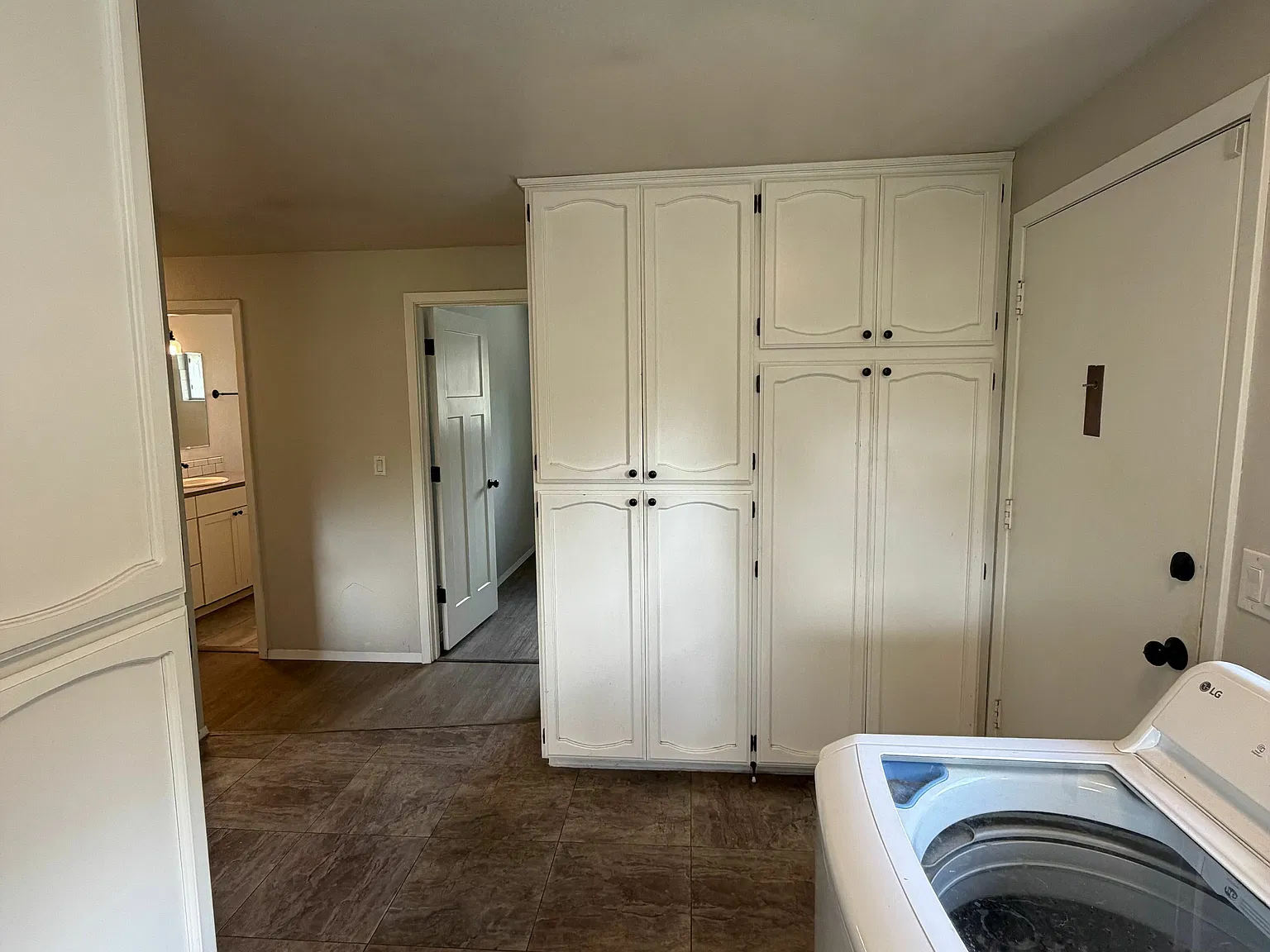 BL Duplex - Unit B — Photo 4
