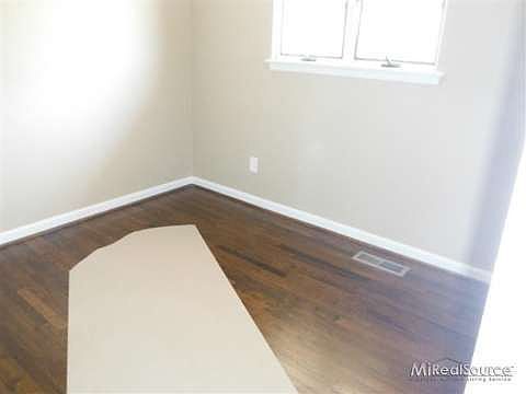 2nd image of 22943 Glenbrook St