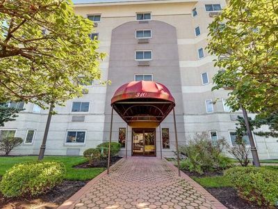 310 Lookout Ave APT 502, Hackensack, NJ, 07601