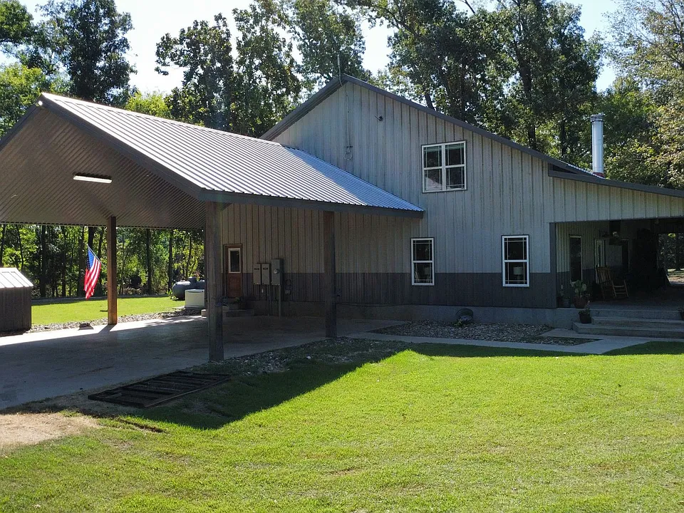 1049 County Road 3636