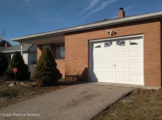 15 Spanish Wells St, Toms River, NJ 08757