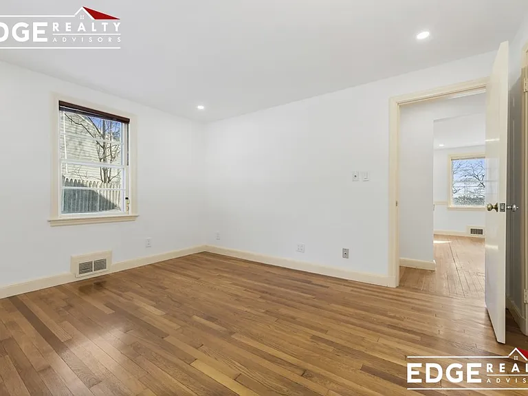 105 Hamilton Rd — Photo 12