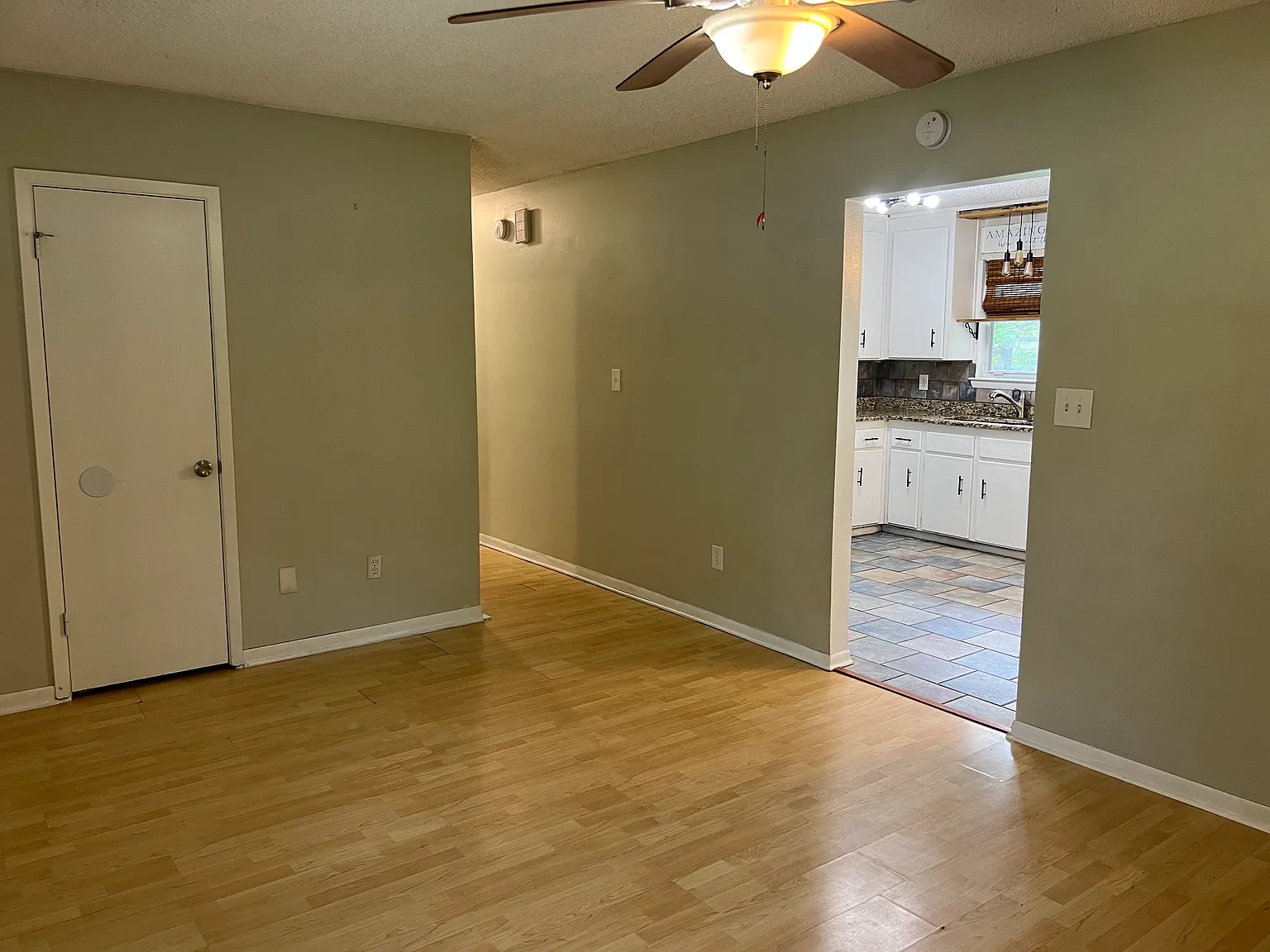 3 bed, 1317 sqft, $1,650 — Photo 2