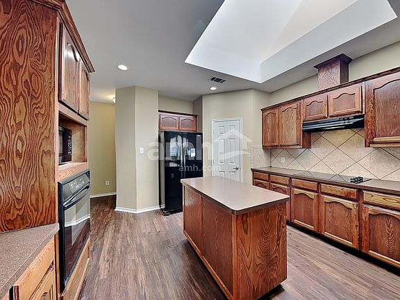 3rd image of 8000 Bonito Dr