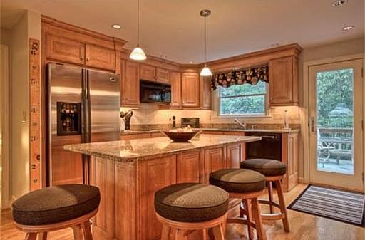 3rd image of 50 Amberwood Dr