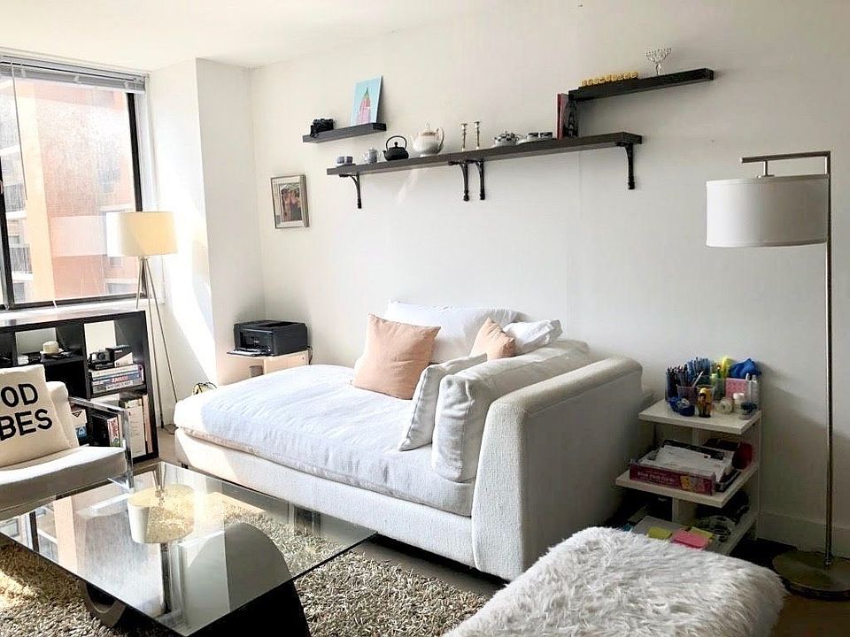 1st image of 300 Mercer St APT 8N